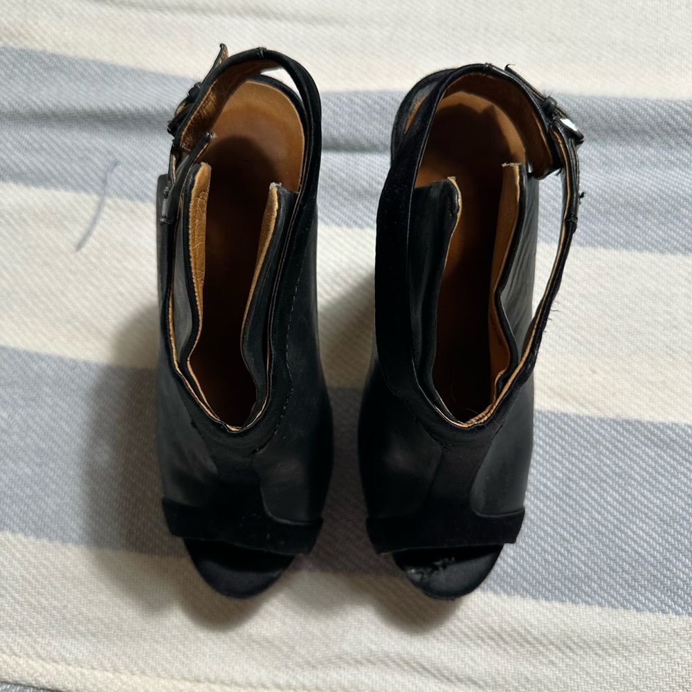 LAMB leather and satin heels